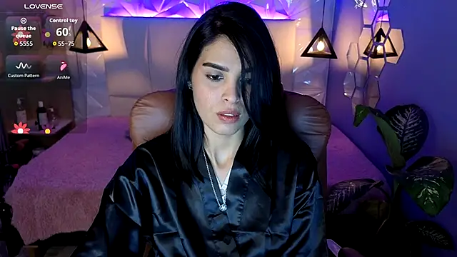 Snapshot of AlessiaVal_ chatting on November 20, 2:18 pm AlessiaVal online show from November 20, 2:18 pm