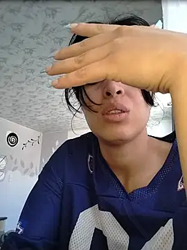 AlessiaVal  online show from May 22, 3:32 pm