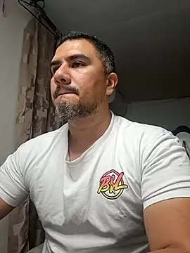 Snapshot of pob_cam chatting on September 18, 3:37 pm pob cam online show from September 18, 3:37 pm
