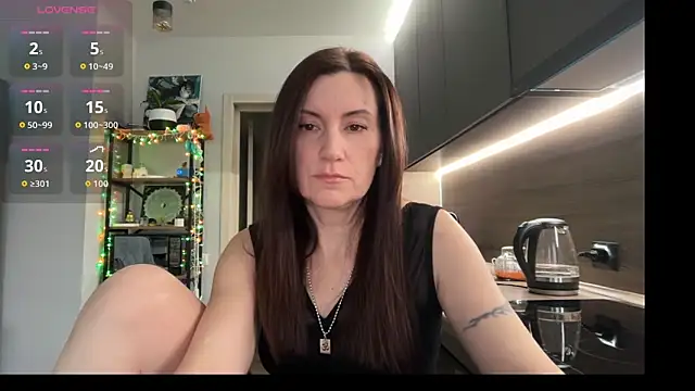 Snapshot of jainesummer chatting on December 5, 8:35 am jainesummer online show from December 5, 8:35 am