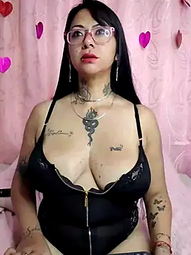 Snapshot of Saloome- chatting on February 24, 1:53 pm Saloome- online show from February 24, 1:53 pm