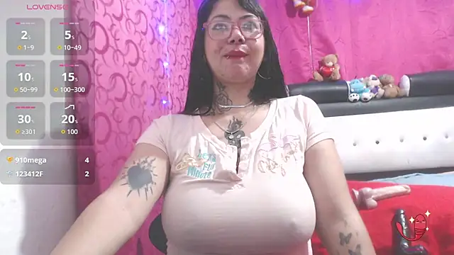 Snapshot of Saloome- chatting on September 12, 8:41 pm Saloome- online show from September 12, 8:41 pm