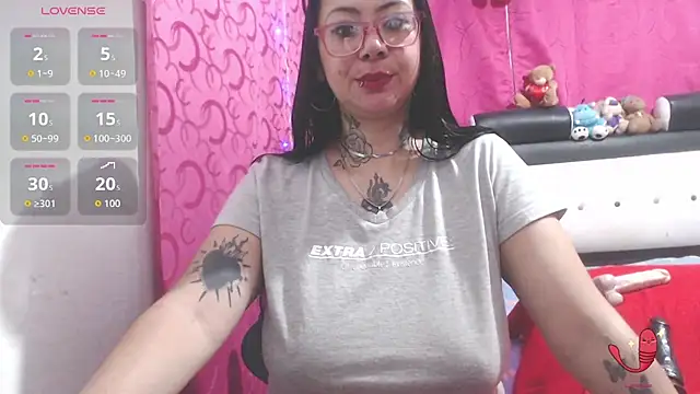 Snapshot of Saloome- chatting on September 13, 10:43 pm Saloome- online show from September 13, 10:43 pm