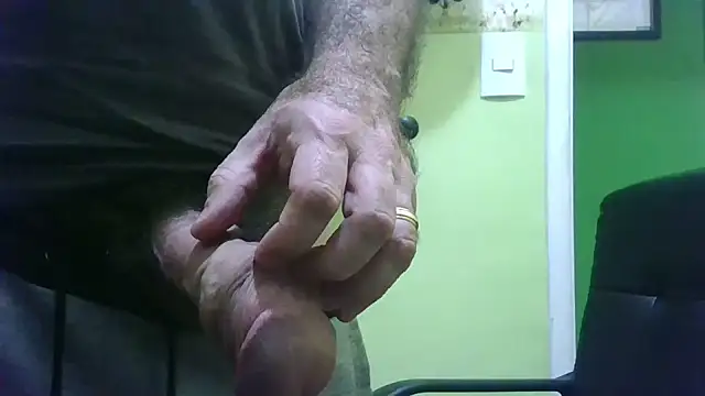 Snapshot of loganwolverine02 chatting on October 29, 3:55 pm loganwolverine02 online show from October 29, 3:55 pm