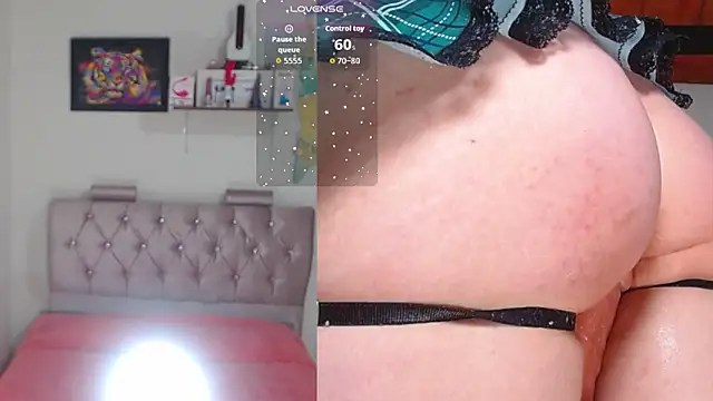 Snapshot of sharlotte_funny chatting on October 6, 6:19 pm sharlotte funny online show from October 6, 6:19 pm