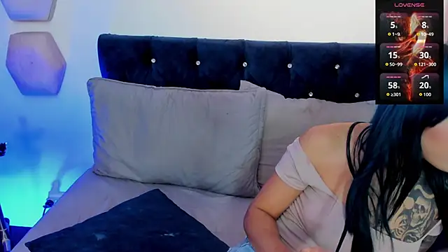 yulianademond66 online show from June 24, 8:17 pm