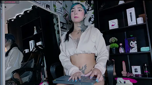 yulianademond66 online show from March 6, 2:01 pm