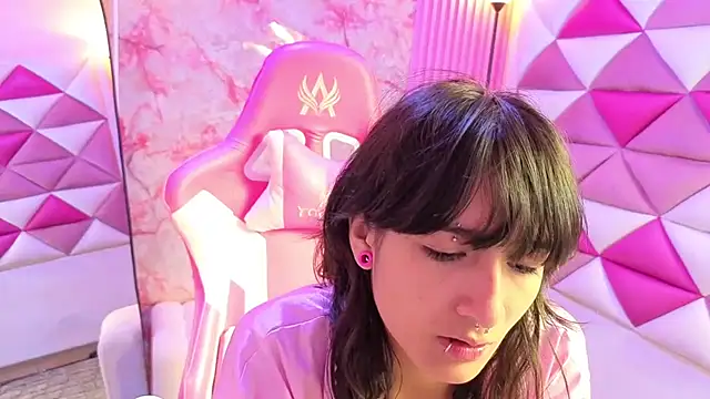 Snapshot of Danny_Face chatting on February 26, 2:06 pm Danny Face online show from February 26, 2:06 pm