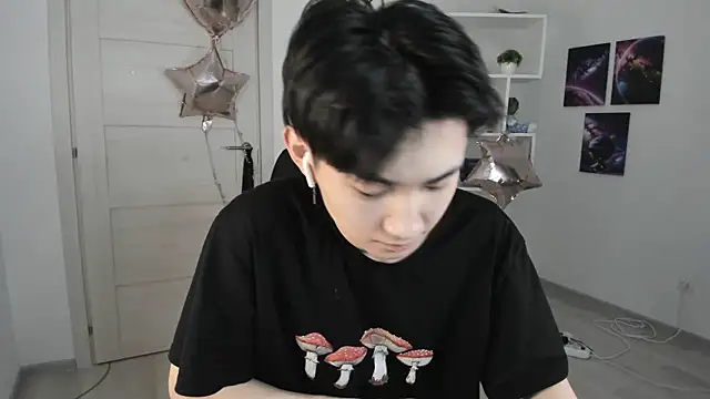 Snapshot of Miram_Yu chatting on January 22, 4:44 am Miram Yu online show from January 22, 4:44 am
