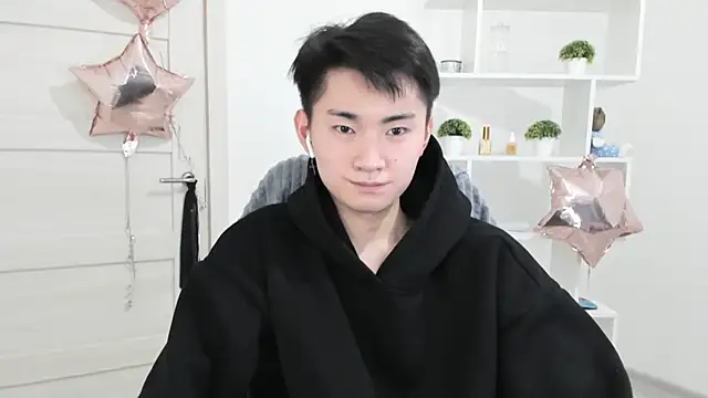 Snapshot of Miram_Yu chatting on December 6, 9:04 am Miram Yu online show from December 6, 9:04 am