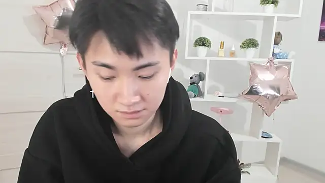 Snapshot of Miram_Yu chatting on December 11, 12:12 am Miram Yu online show from December 11, 12:12 am