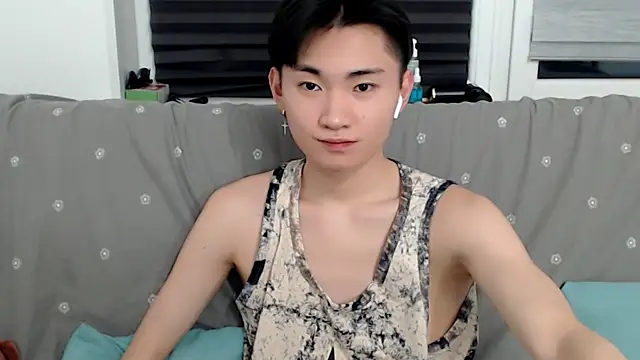 Snapshot of Miram_Yu chatting on January 4, 8:48 pm Miram Yu online show from January 4, 8:48 pm
