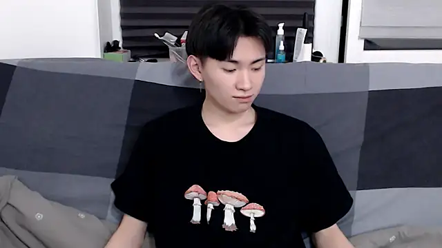 Snapshot of Miram_Yu chatting on January 15, 8:16 pm Miram Yu online show from January 15, 8:16 pm