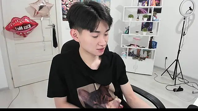 Snapshot of Miram_Yu chatting on October 3, 9:27 pm Miram Yu online show from October 3, 9:27 pm