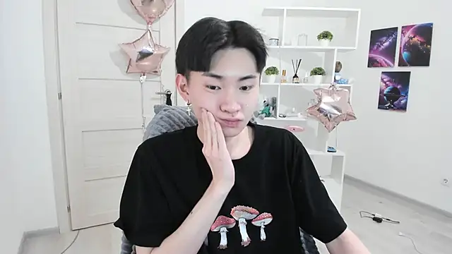 Snapshot of Miram_Yu chatting on February 22, 9:15 pm Miram Yu online show from February 22, 9:15 pm