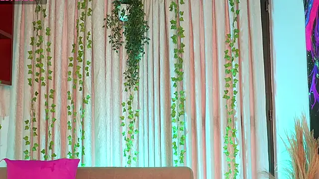 HannaRhodes online show from February 20, 3:25 pm