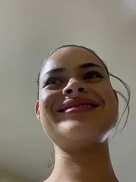 HannaRhodes online show from April 26, 4:21 am