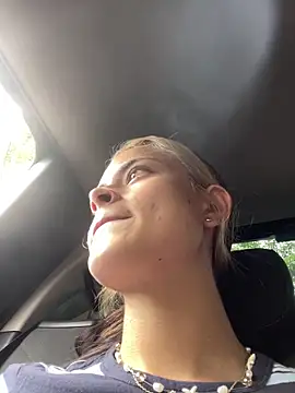 HannaRhodes online show from May 31, 2:34 pm