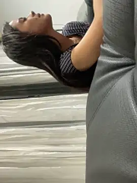 HannaRhodes online show from December 5, 4:11 am