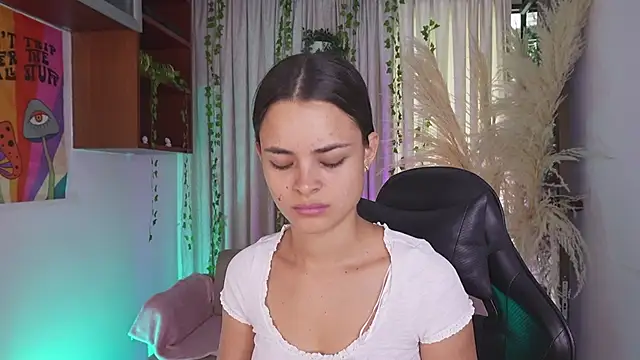 HannaRhodes online show from March 21, 2:21 pm