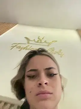 Snapshot of HannaRhodes chatting on June 24, 12:15 pm HannaRhodes online show from June 24, 12:15 pm
