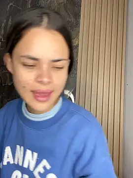 HannaRhodes online show from October 1, 1:15 pm