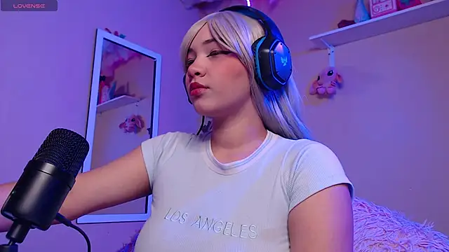 MadelineBenet online show from October 6, 3:51 am