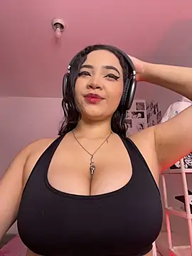 Snapshot of MadelineBenet chatting on July 2, 4:40 am MadelineBenet online show from July 2, 4:40 am