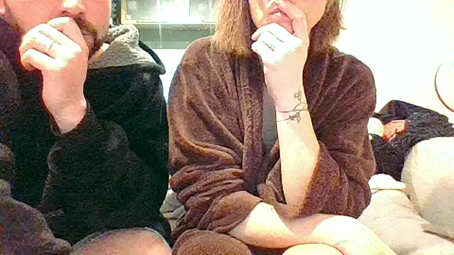 Snapshot of Cplhdef chatting on February 23, 6:30 pm Cplhdef online show from February 23, 6:30 pm