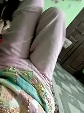 Snapshot of QUEEN-X-CPL chatting on March 4, 5:45 pm QUEEN-X-CPL online show from March 4, 5:45 pm