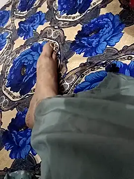 Snapshot of QUEEN-X-CPL chatting on September 17, 6:21 pm QUEEN-X-CPL online show from September 17, 6:21 pm