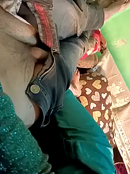 Snapshot of QUEEN-X-CPL chatting on January 24, 5:42 pm QUEEN-X-CPL online show from January 24, 5:42 pm