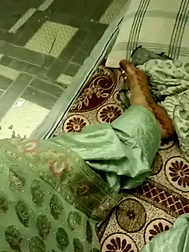 Snapshot of QUEEN-X-CPL chatting on February 26, 5:42 pm QUEEN-X-CPL online show from February 26, 5:42 pm