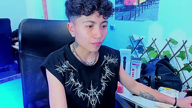 Snapshot of Im_Mathias chatting on December 14, 1:01 am Im Mathias online show from December 14, 1:01 am