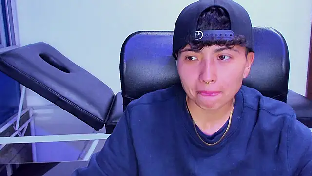 Snapshot of Im_Mathias chatting on February 1, 2:54 am Im Mathias online show from February 1, 2:54 am