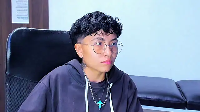 Snapshot of Im_Mathias chatting on February 24, 2:34 am Im Mathias online show from February 24, 2:34 am