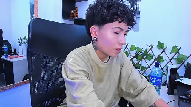 Im Mathias online show from November 23, 4:00 am