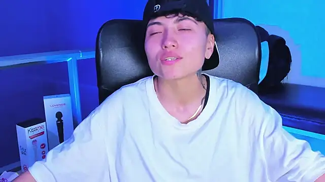 Snapshot of Im_Mathias chatting on December 18, 4:39 am Im Mathias online show from December 18, 4:39 am