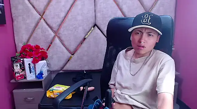 Im Mathias online show from February 12, 10:03 am