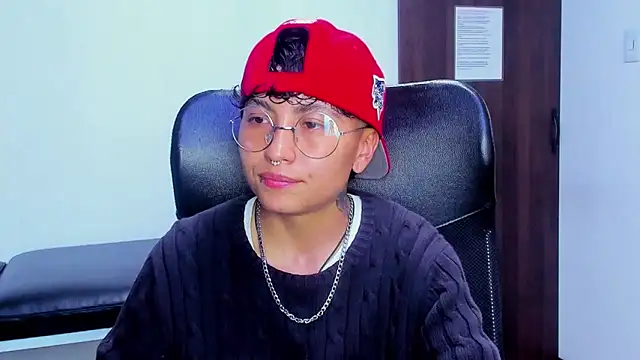 Snapshot of Im_Mathias chatting on February 21, 12:56 am Im Mathias online show from February 21, 12:56 am