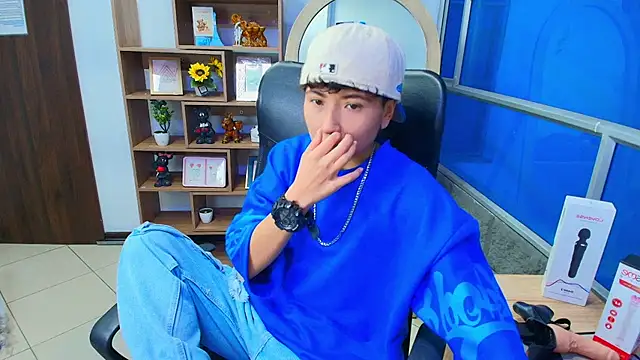 Im Mathias online show from November 29, 2:12 am