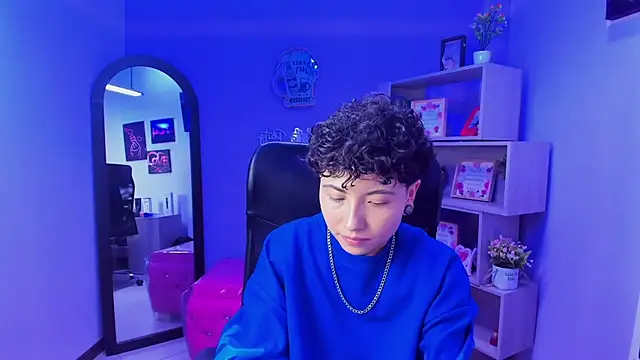 Im Mathias online show from November 20, 4:13 am