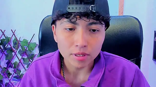 Snapshot of Im_Mathias chatting on February 10, 3:27 am Im Mathias online show from February 10, 3:27 am