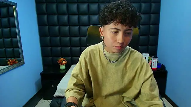 Im Mathias online show from November 13, 2:48 am