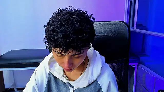 Snapshot of Im_Mathias chatting on January 10, 4:19 am Im Mathias online show from January 10, 4:19 am