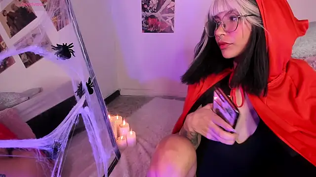 Luna-Chann online show from October 22, 8:30 pm