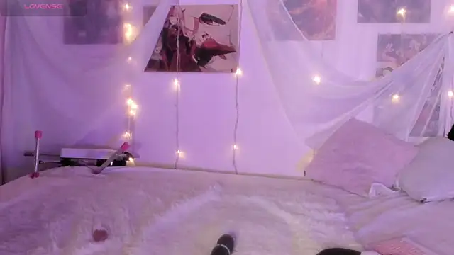 Luna-Chann online show from December 18, 9:18 pm