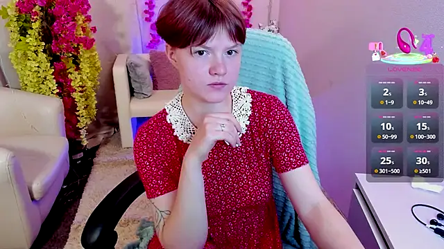 Snapshot of DreamyLuna chatting on September 14, 8:42 pm DreamyLuna online show from September 14, 8:42 pm