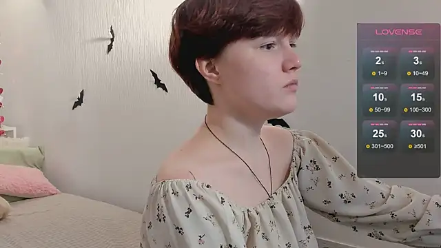 DreamyLuna online show from October 29, 8:30 pm