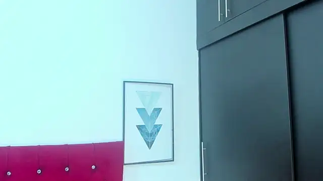 Snapshot of Melody_Megann chatting on December 5, 11:09 am Melody Megann online show from December 5, 11:09 am